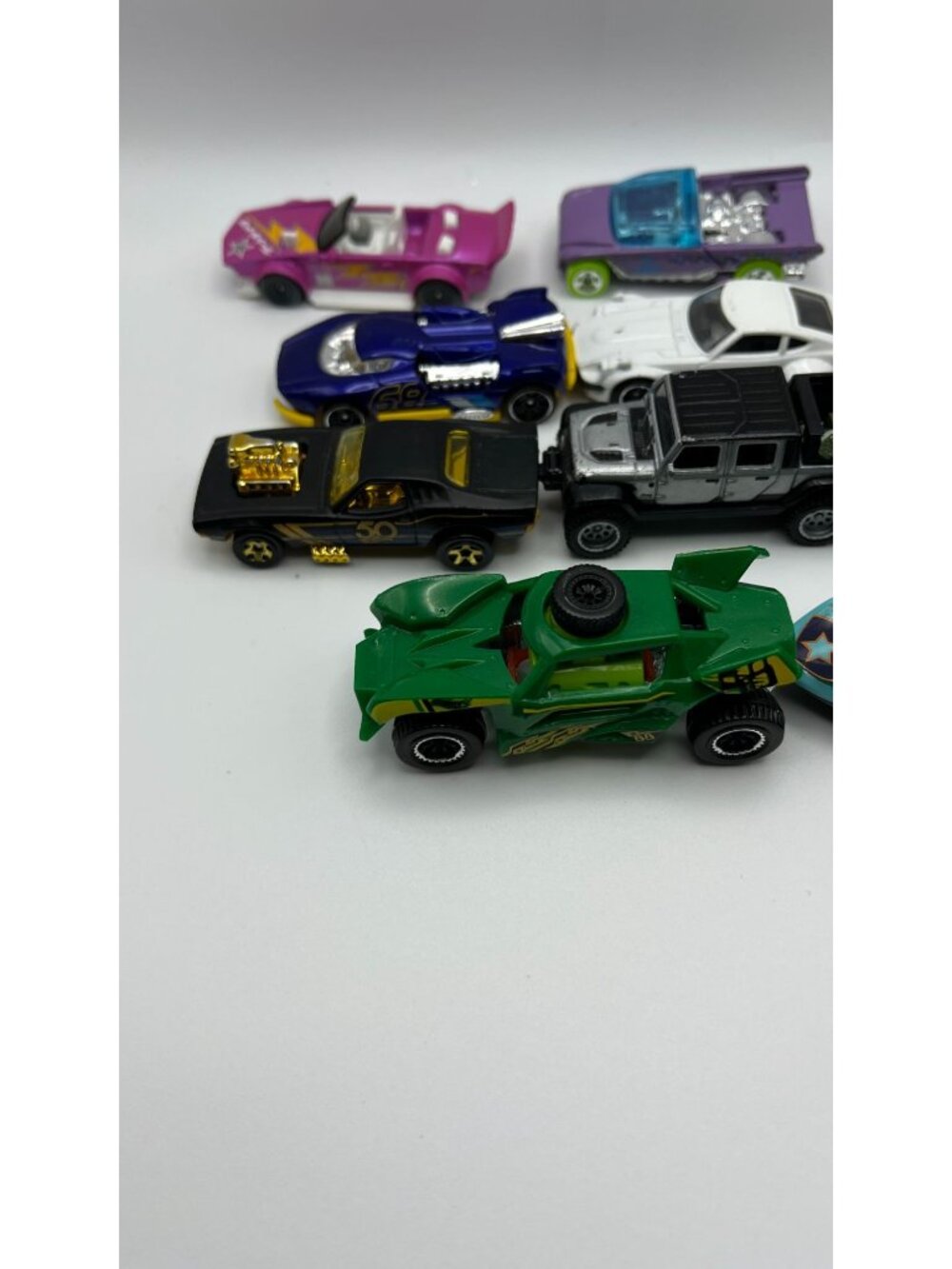 Lot Of 10 Assorted Die-Cast Cars & Plane Toys Mixed Styles & Colors Collectible - Picture 5 of 6